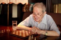 Preminuo najstariji šahovski velemajstor u svijetu