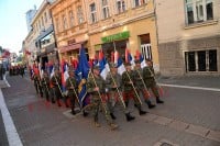 Svečani defile zastava Vojske Republike Srpske u Banjaluci VIDEO