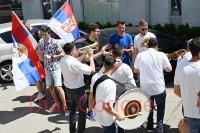 Матуранти славе растанак од ђачких клупа