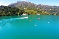Konjic: Uhapšen mladić koji je opljačkao kladionicu pa ukrao čamac i bježao preko jezera