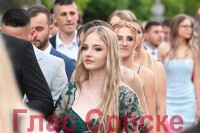 Матурско вече прослављено уз уз пјесму и трубаче