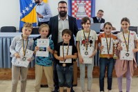 Šah: Gambitu pet medalja