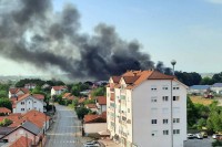 Požar u krugu fabrike „Sava" lokalizovan, izgorjele hale i skladišta u vlasništvu "Bobar banke" u stečaju