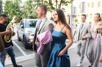 Матуранти су вечерас закорачили у ново поглавље живота