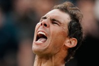Nadal poslije pet setova "slomio" Alijasima, slijedi Đoković