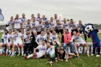 Fudbaleri Laktaša sa navijačima proslavili povratak među prvoligaše: Proslava uz pečenog bika