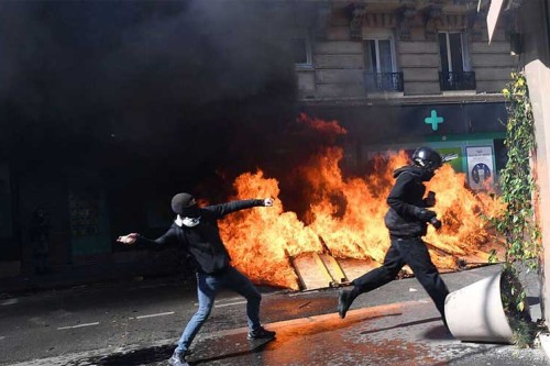 Маршеви, протести и хапшења