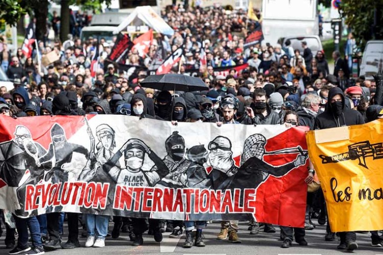 Маршеви, протести и хапшења