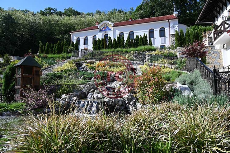 Manastir Tumane