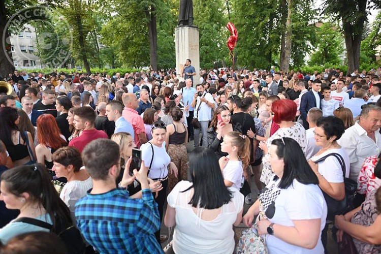 матуранти Грађевинске школе, Политехничке школе и Средњошколског центра "Гаудеамус" прославили матуру
