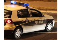 Mladić „golfom“ udario dvije djevojčice