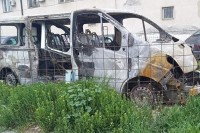 Određen pritvor navijačima Crvene Zvezde zbog paljenja kombija