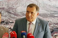 Dodik: Od avgusta 100 KM na platu u javnom sektoru