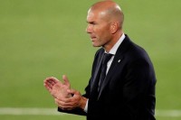 PSŽ nudi Zidanu čak 25 miliona evra?