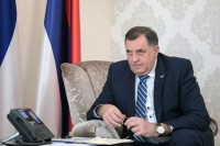 Dodik: Izjavom da Šmit koristi svoja ovlaštenja Šarović pogazio zaključke NSRS