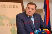 Dodik: Šmit BiH vidi kao šumu u kojoj sebi daje ulogu lovca