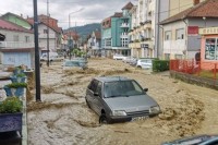 Alarmantno stanje u Čeliću zbog poplava: Putevi i mostovi blokirani, ugroženo 100 objekata