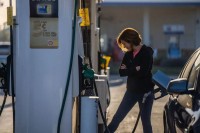 Fenomen “raketa i perje” diktira cijene goriva na pumpama