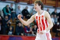 Radaković potpisao profesionalni ugovor sa Zvezdom