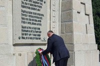 Višković položio vijenac na Zejtinliku i uručio zahvalnicu Đorđu Mihailoviću