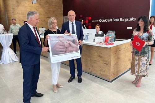 UniCredit Bank Бањалука уручила је и донацију Граду Требиње