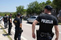 Pucnjava ispred hotela u Neumu, ranjena jedna osoba
