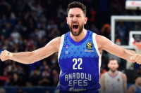 Sačekaće NBA liga - Vasilije Micić ostaje u Efesu