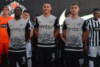Partizan predstavio novu garnituru dresova