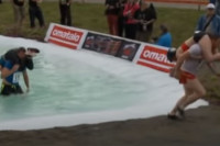 Šampionat u nošenju supruga u Finskoj (VIDEO)