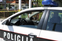 Uhapšena jedna osoba, u pretresima pronađeni droga, oružje i municija