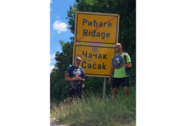 Српчани већ 20 дана пјешаче ка Хиландару