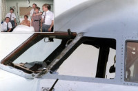 Nevjerovatna priča o pilotu koji je ispao iz aviona na visini od 7.000 metara i preživio VIDEO