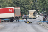 Teška saobraćajna nesreća u Visokom: Motociklista se zabio u kamion