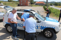 Uhapšen razbojnik koji je ukrao dva automobila i udario u aparat za plin na benzinskoj pumpi