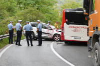 Povrijeđen vozač automobila u sudaru s autobusom na putu Banjaluka - Karanovac