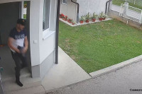 Bizarna krađa u Ilijašu: Došao s "mercedesom", a ukrao papuče VIDEO