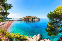 Živopisna grčka plaža koja podsjeća na skandinavske fjordove