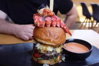 Hrvat prodaje najskuplji burger u regionu – košta 170 evra, i biće duplo skuplji
