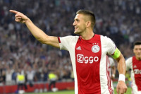 Poslije ukrajinske, Tadić odbio da nosi i traku u duginim bojama