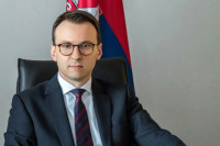 Петковић: Срби се неће одрећи својих регистарских ознака