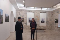 Otvorena izložba “Vaskrs manastira Žitomislić”