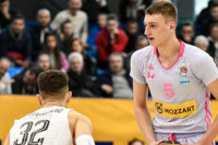 Jović postigao pet poena na debiju za Majami