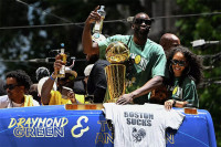 Isplivao snimak tuče u redovima NBA šampiona VIDEO