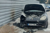 Gorio skupocjeni „porše“ u Banjaluci