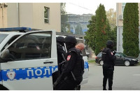 Stari policijski znanac uhapšen jer je prijetio inspektoru pred porodicom