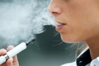 Zašto će u Londonu trudnice dobijati besplatne e-cigarete