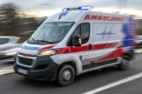 Kombi iz BiH sletio s autoputa u Srbiji, jedna osoba poginula