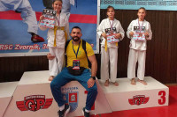 Karatisti "Omladinca" donijeli 22 medalje iz Zvornika