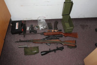 Policija u vikendici pronašla arsenal oružja