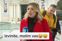 Prolaznik romobilom udario novinarku tokom javljanja uživo VIDEO